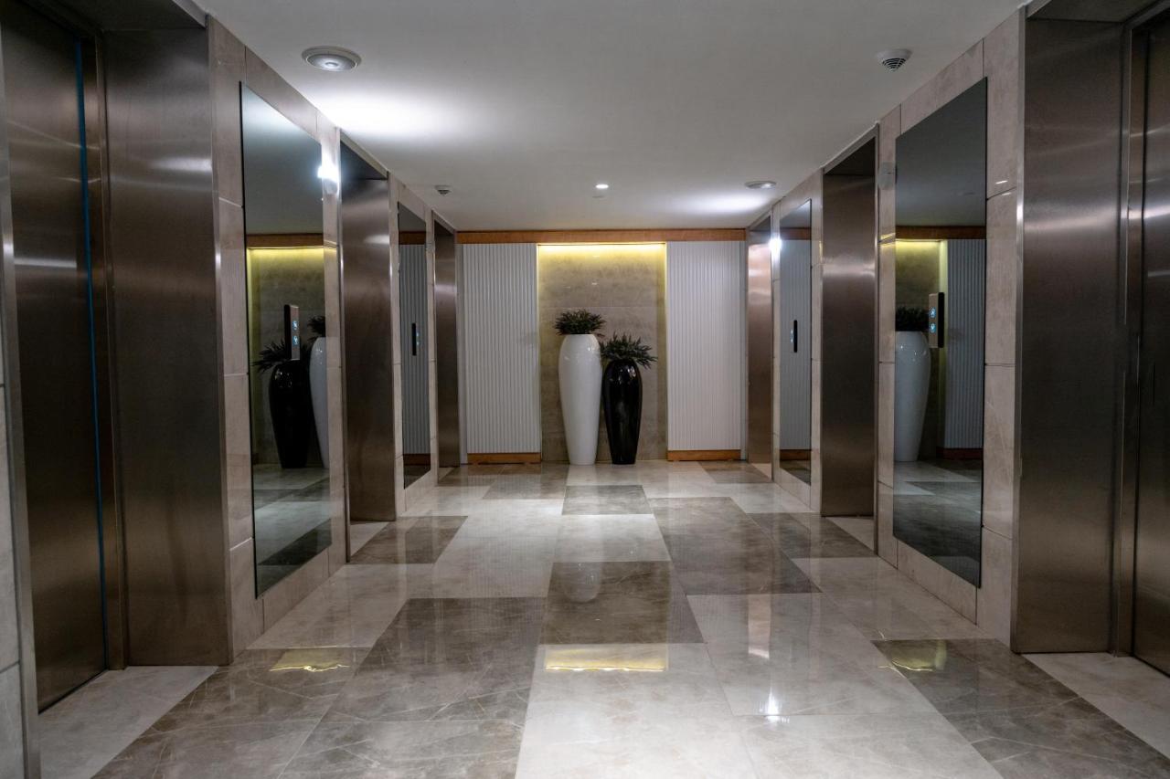 Orbi City - Aparthotel Near The Beach Batoumi Extérieur photo